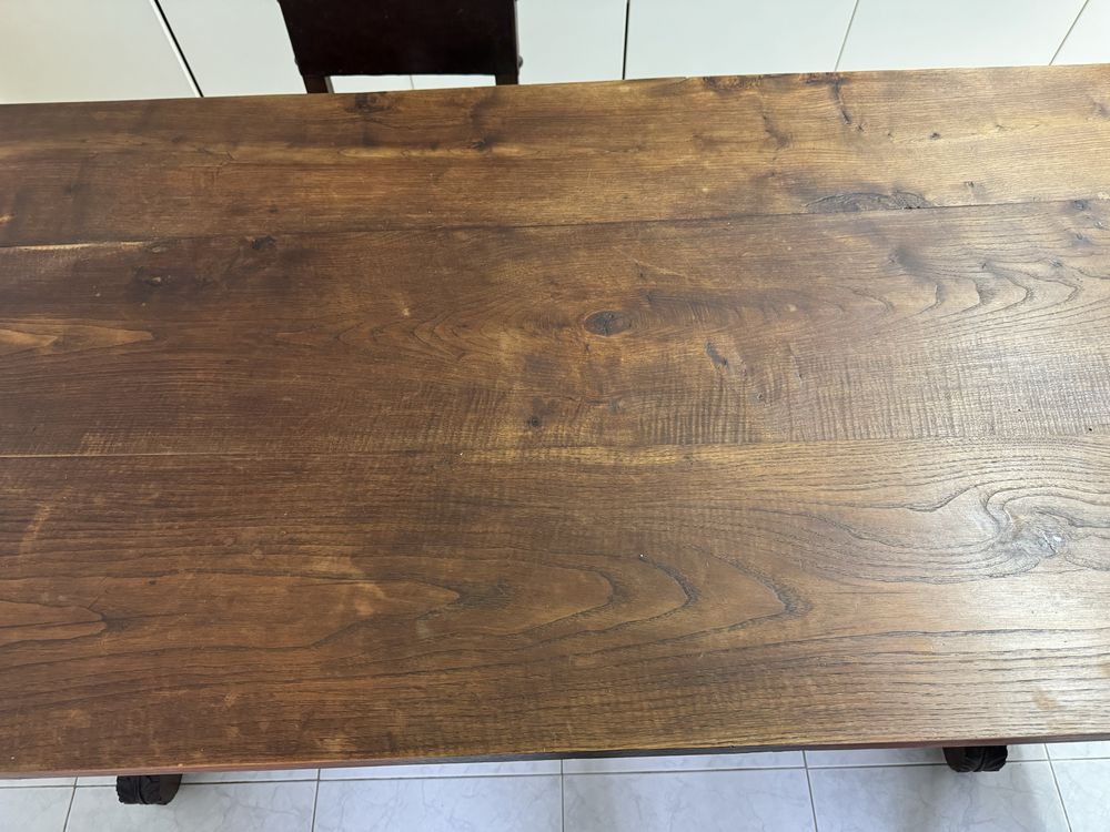 Conjunto mesa e cadeiras