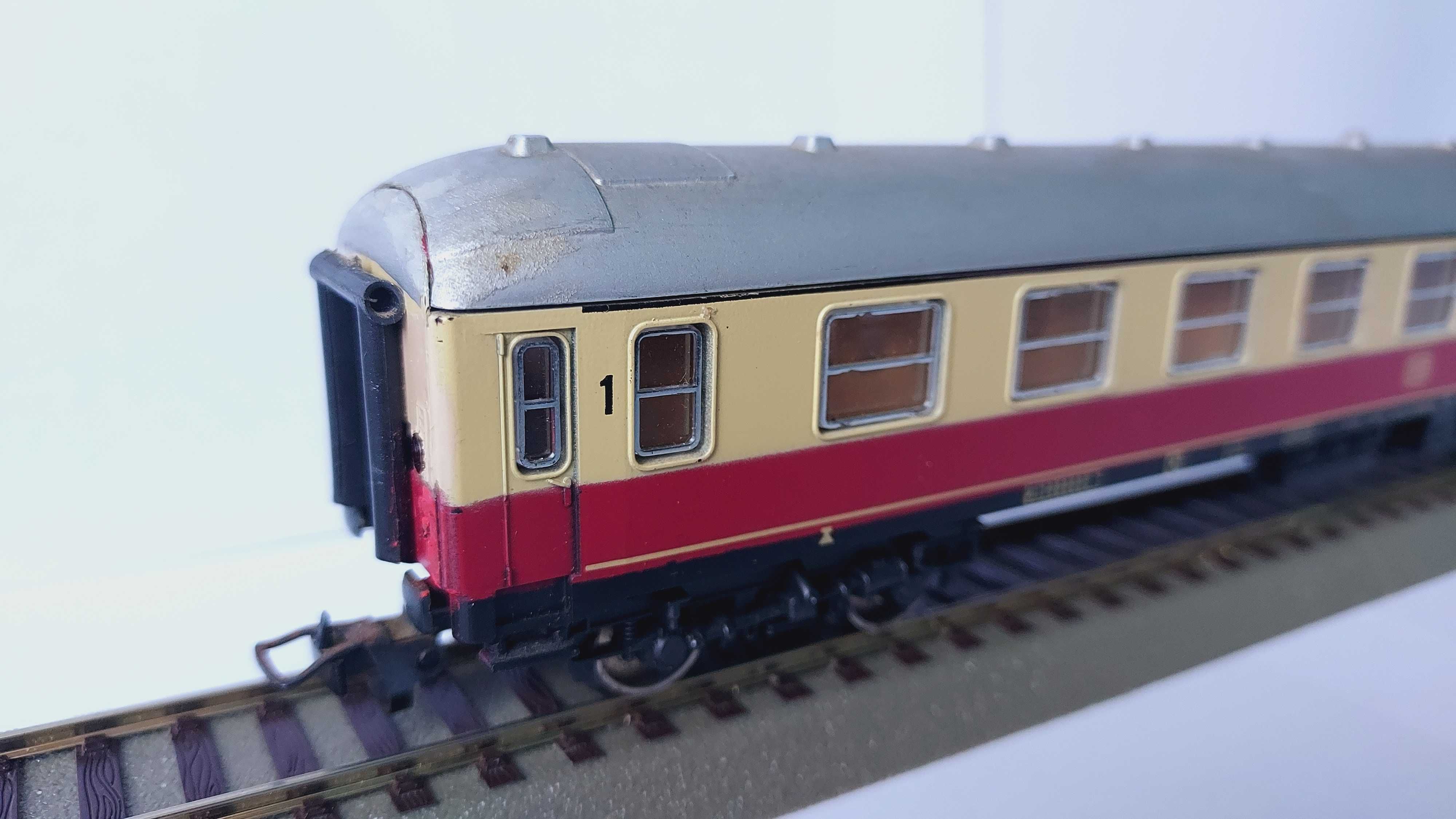 wagon osobowy  H0, 1:87 firma LIMA