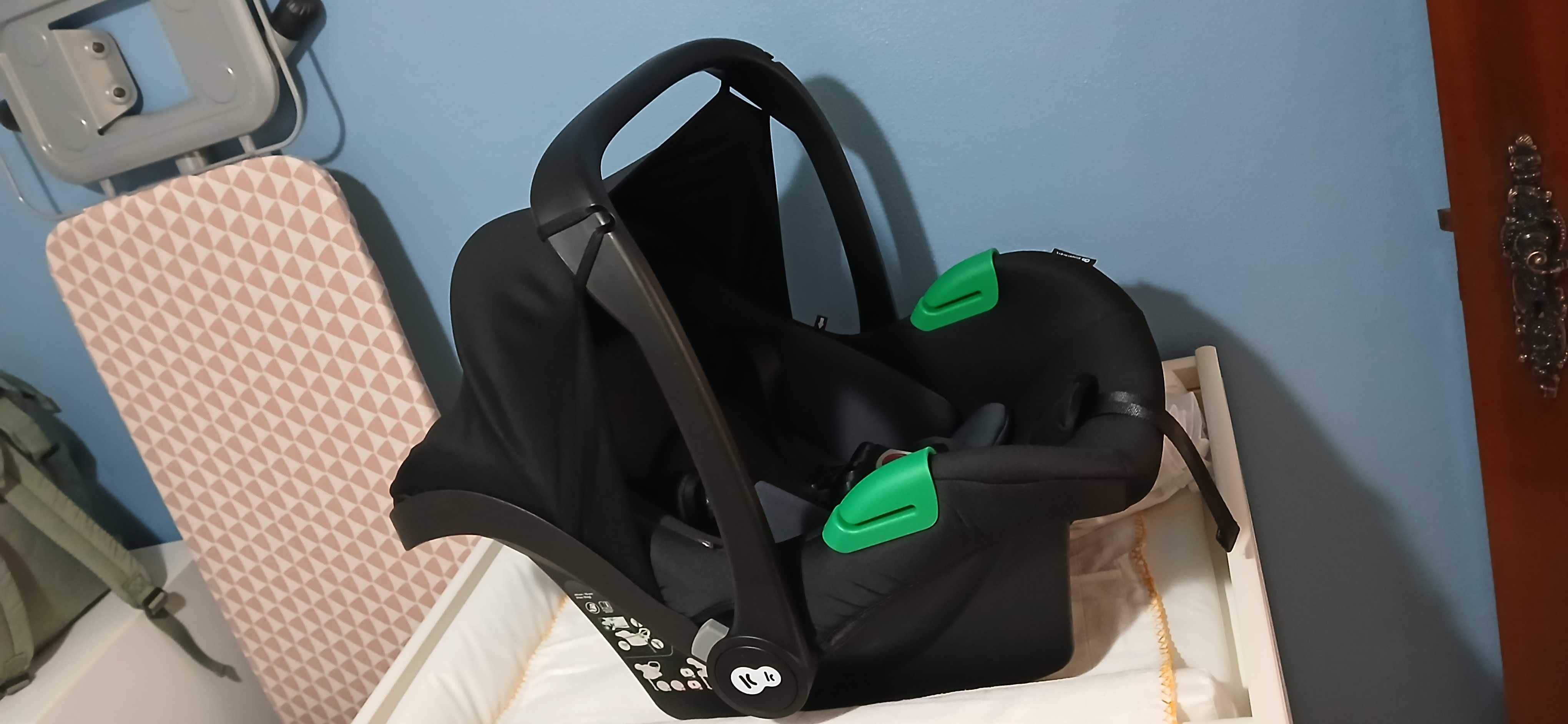 Kit Carrinho + Bebé conforto + Alcofa Preto Ferrari