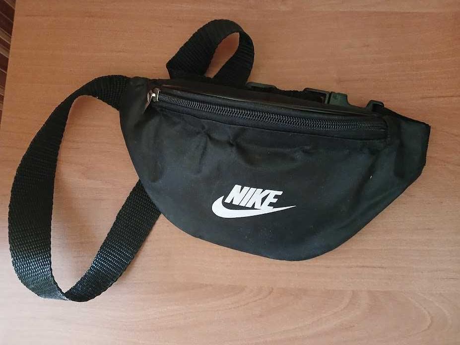 Бананка Nike б\в
