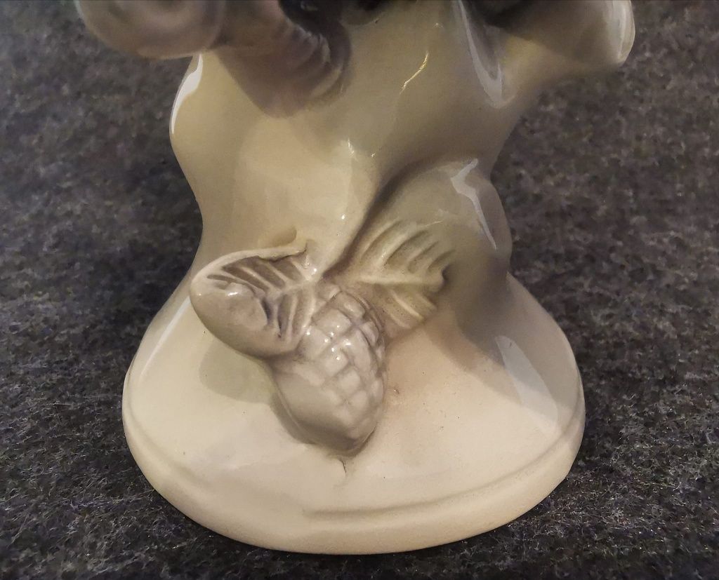 Porcelana Turyngia Katzhutte  Figurka Głuszec  1958 r. Kolekcjonetska