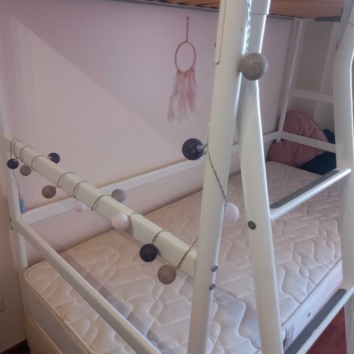 Cama Alta Ikea VITVAL + Colchão Espuma Ikea