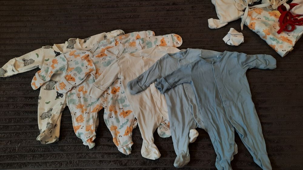 Великий набір дитячого одягу 56 розміру в пологовий