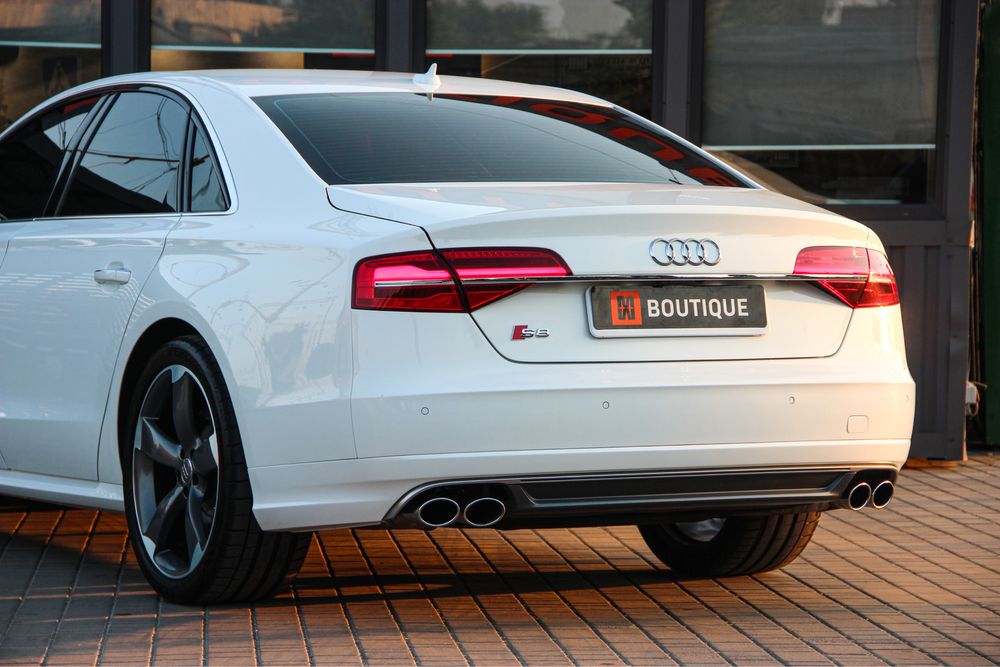 Продам Audi S8 2014