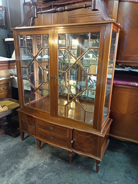 Armário Vitrine séc XX
