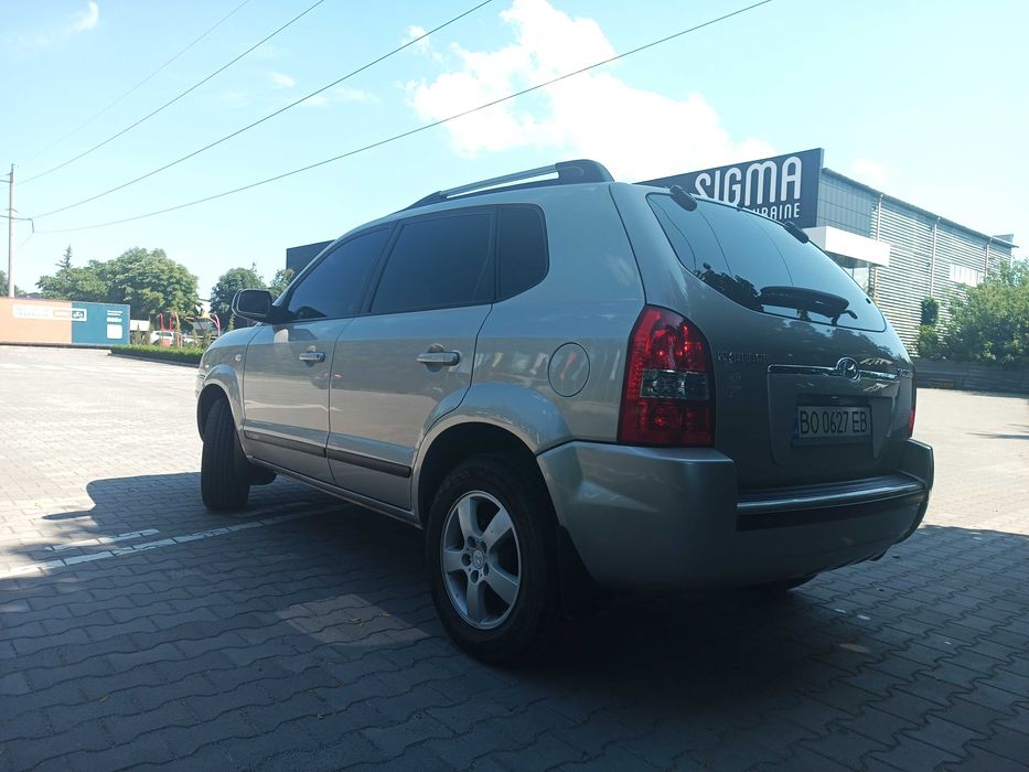 Хюндай Туксон в чудовому  стані, обслужений.