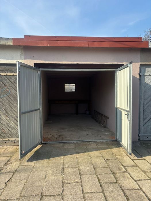 Sprzedam garaz w Pilczycach