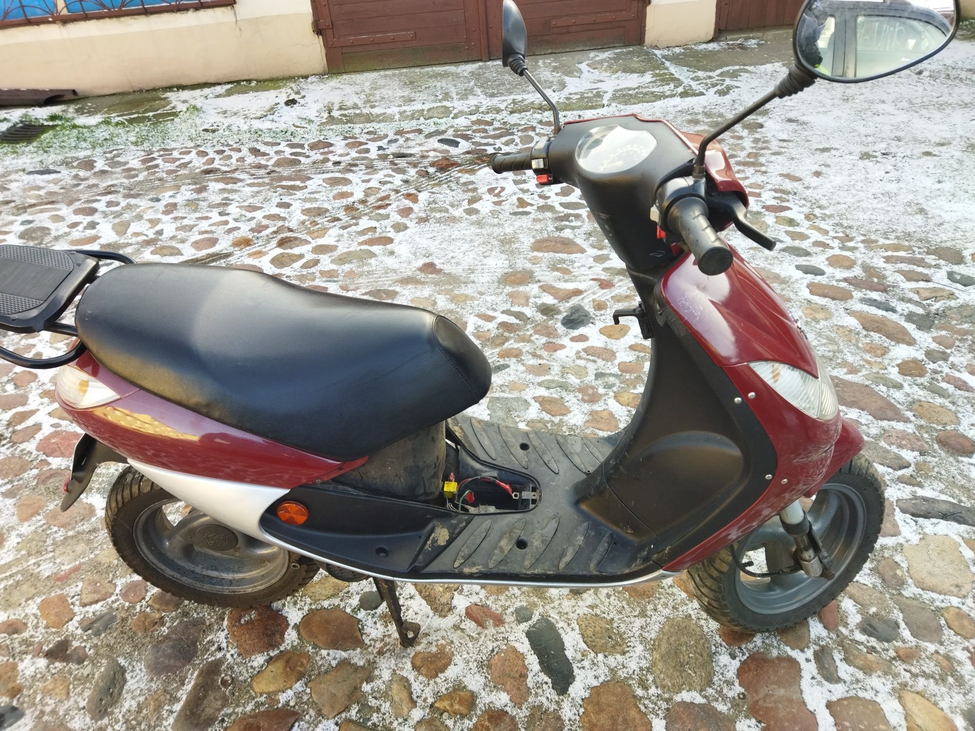 Peugeot Vivaciti 50cm 2006r Plastiki Śilnik Lagi lampy wszystko co wid