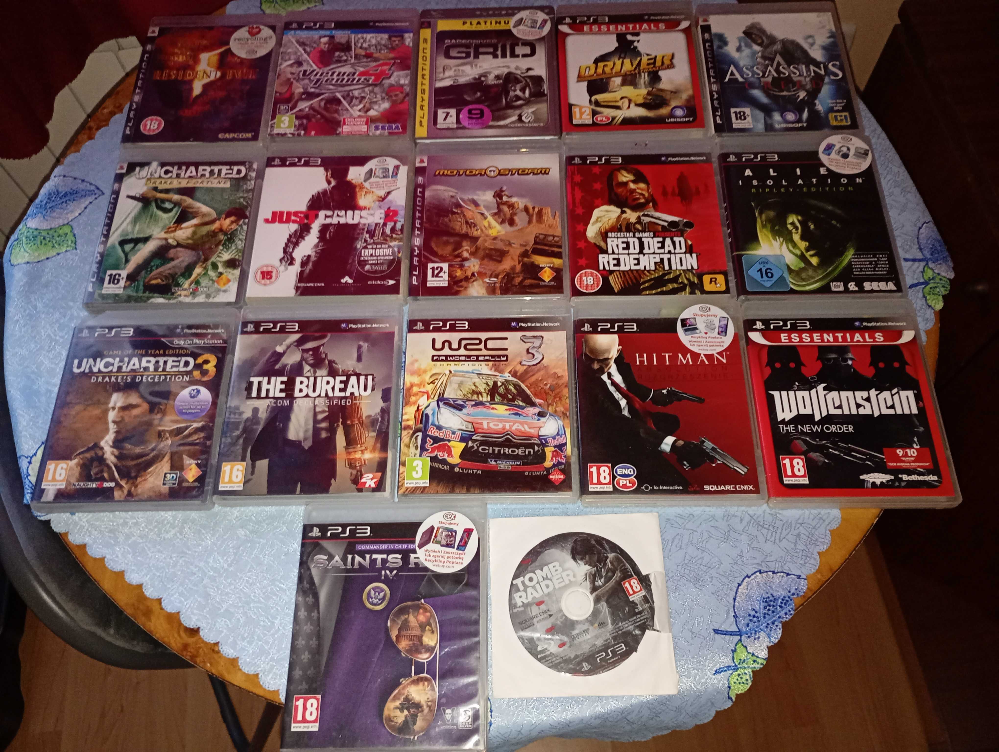 Sprzedam konsolę PlayStation 3 Super Slim + 1 pad + okablowanie + 1GRA