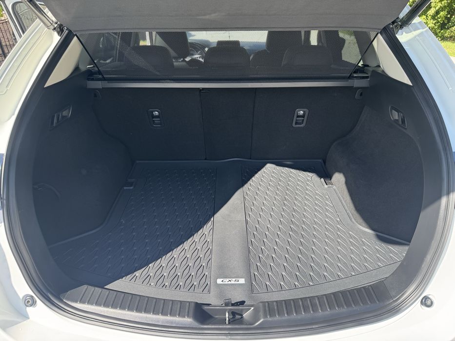 Mazda CX-5 Black in White