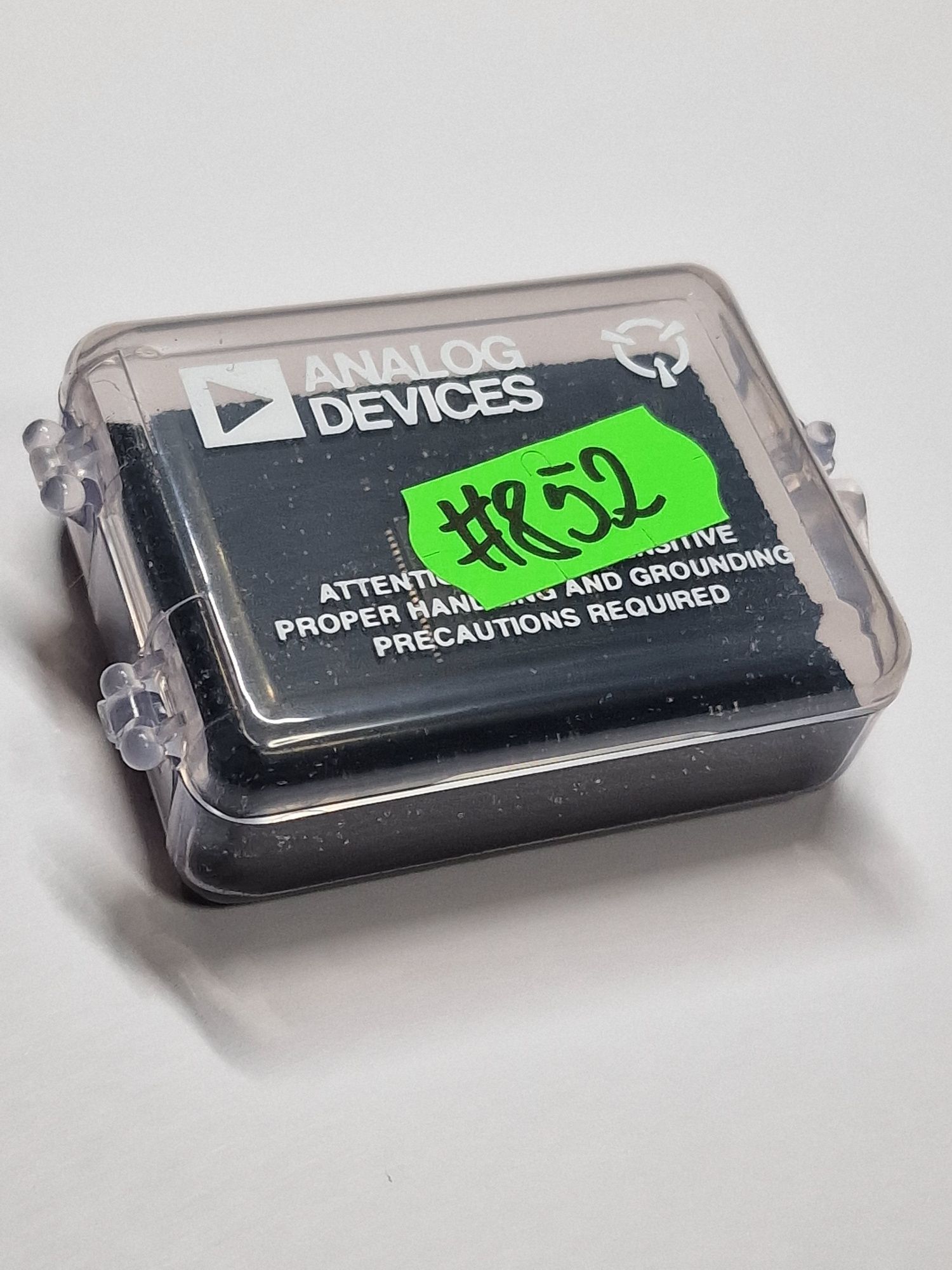 #852   AD8952AST Analog Devices