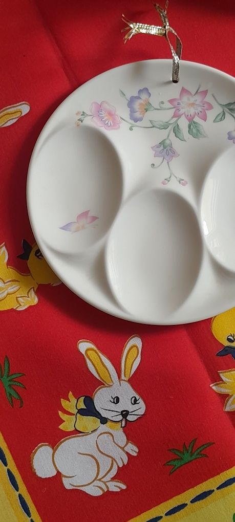 Porcelanowa podstawka na lyzki