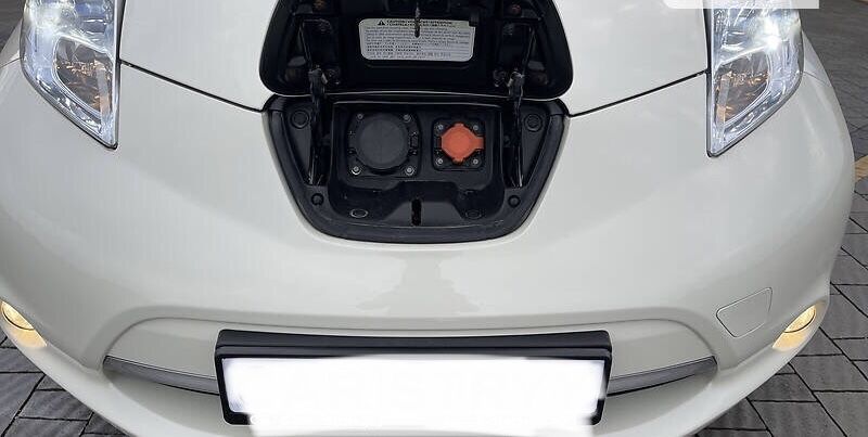 Nissan leaf 2012