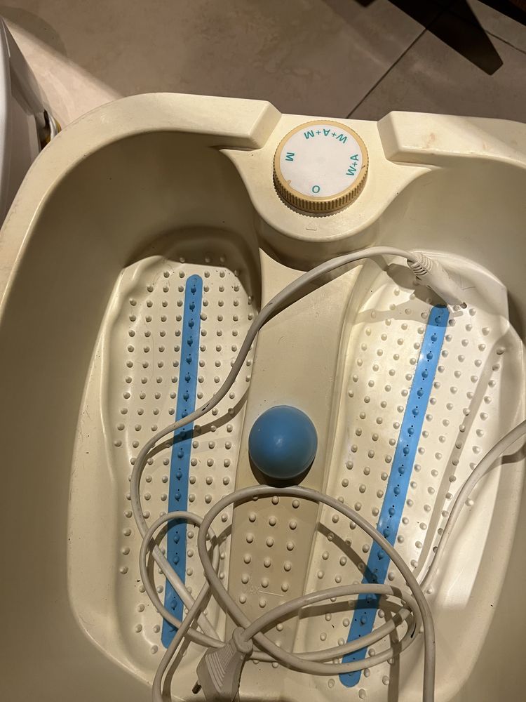 Duas bacias de pedicure as 2 por 30€