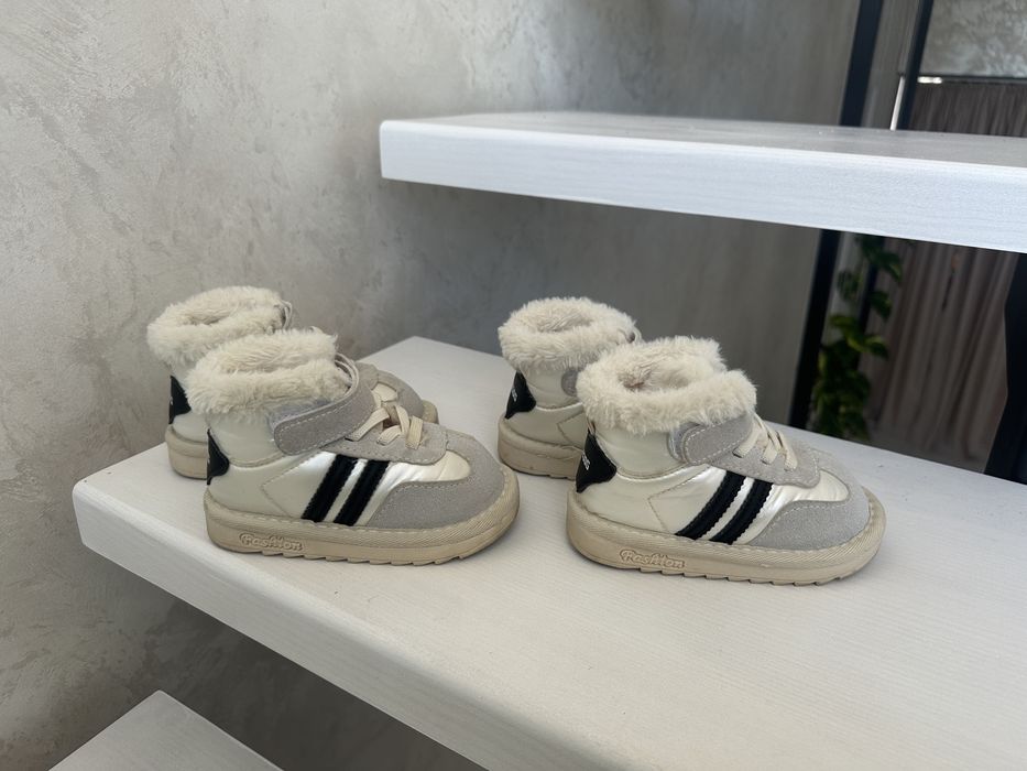 Зимові черевички для хлопчиків або дівчаток