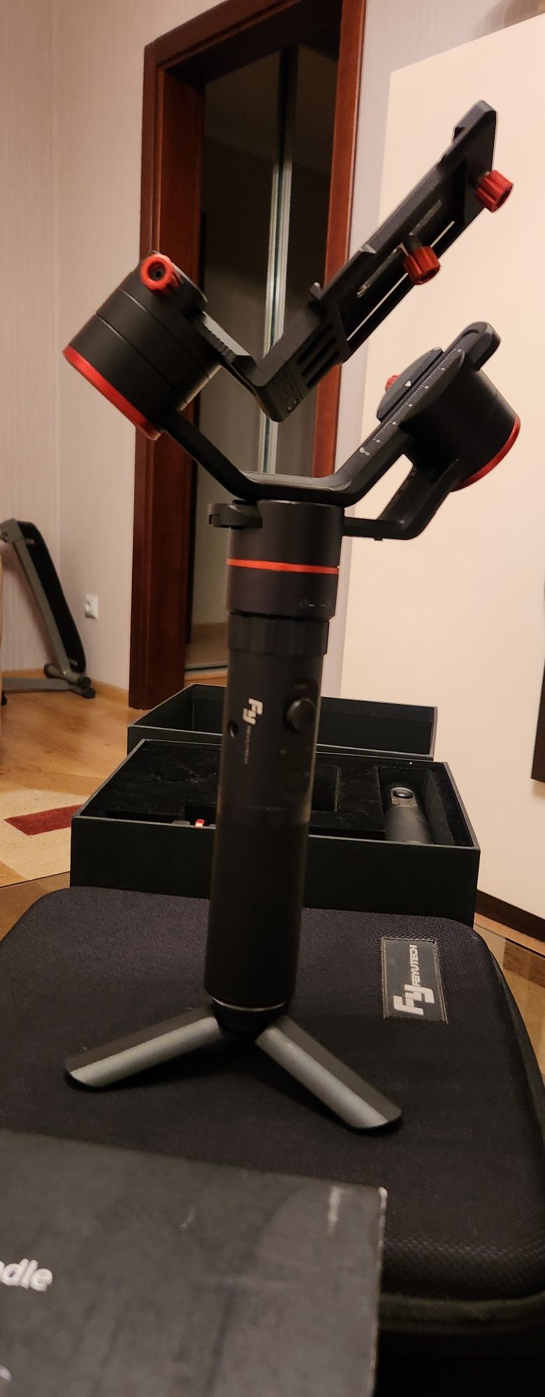 Стабилизатор для камеры FY feiytech с dual grip gimbal handle
