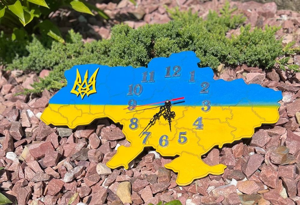 Настінний годинник Україна