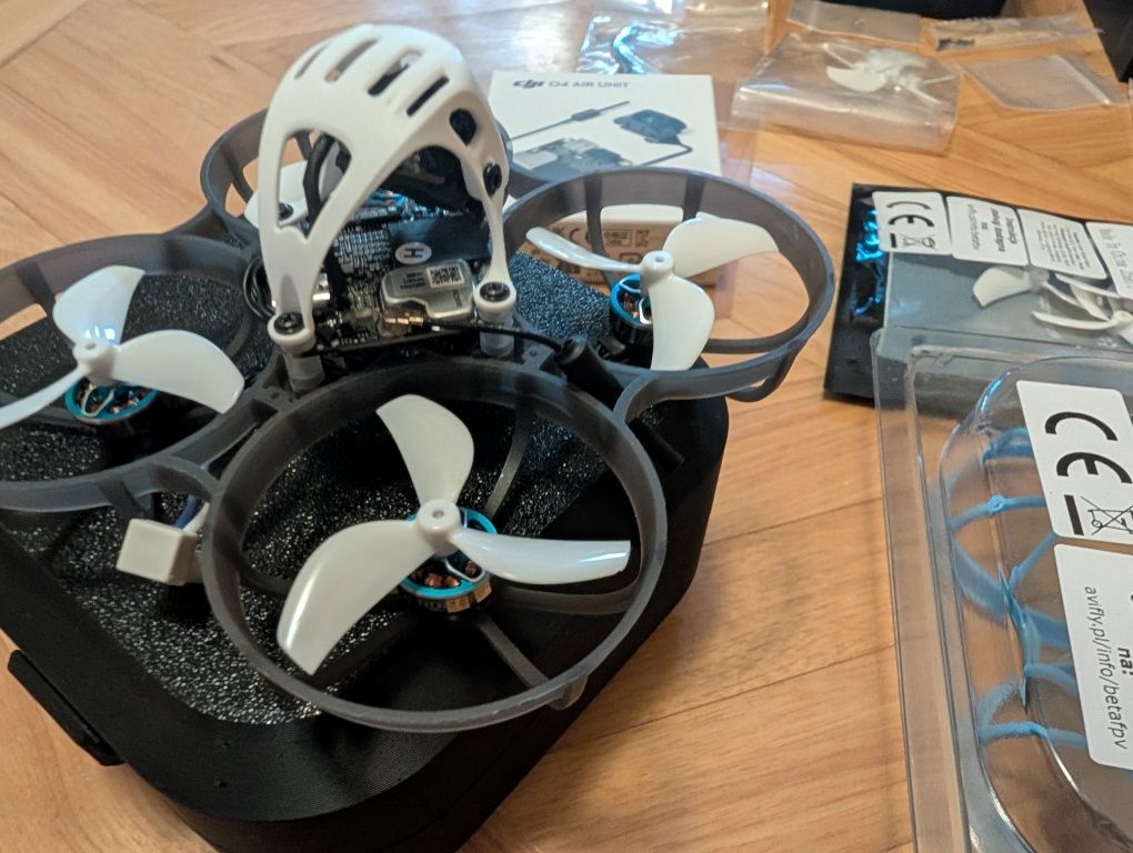 Dron BetaFPV Meteor75 Pro O4