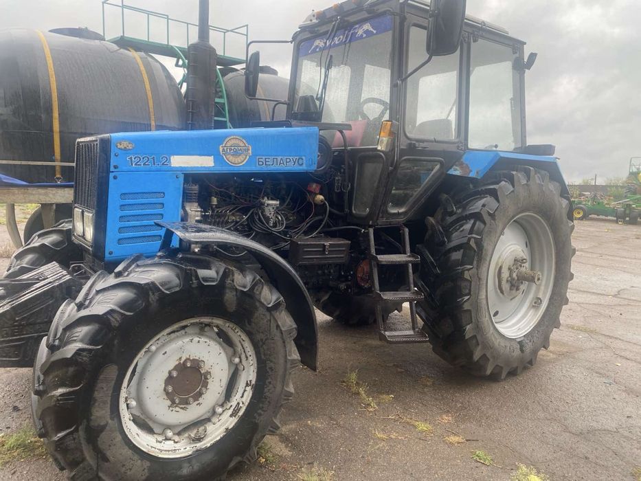 Трактор МТЗ 1221.2