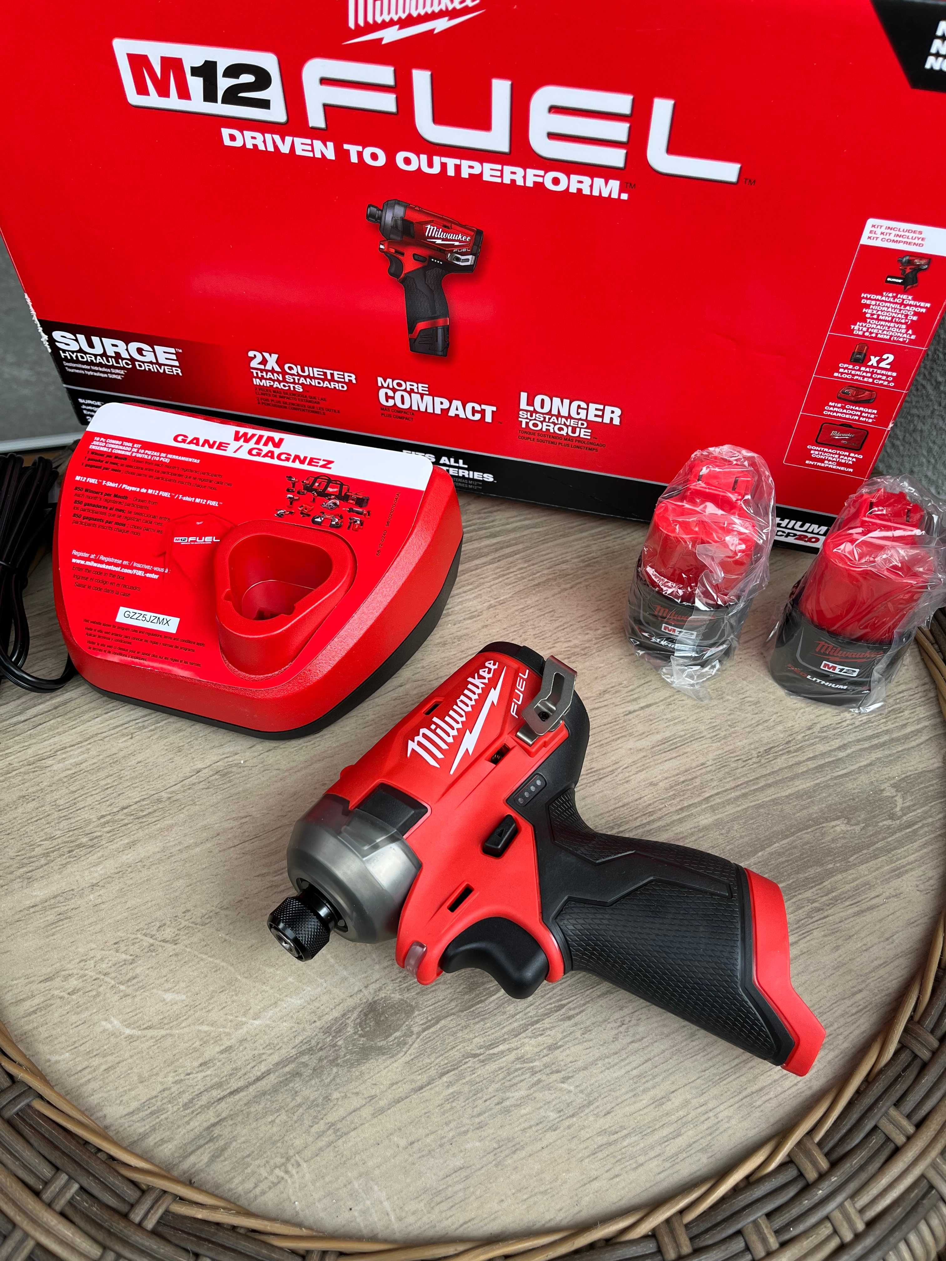 MILWAUKEE m12 zestaw surge FQID-0