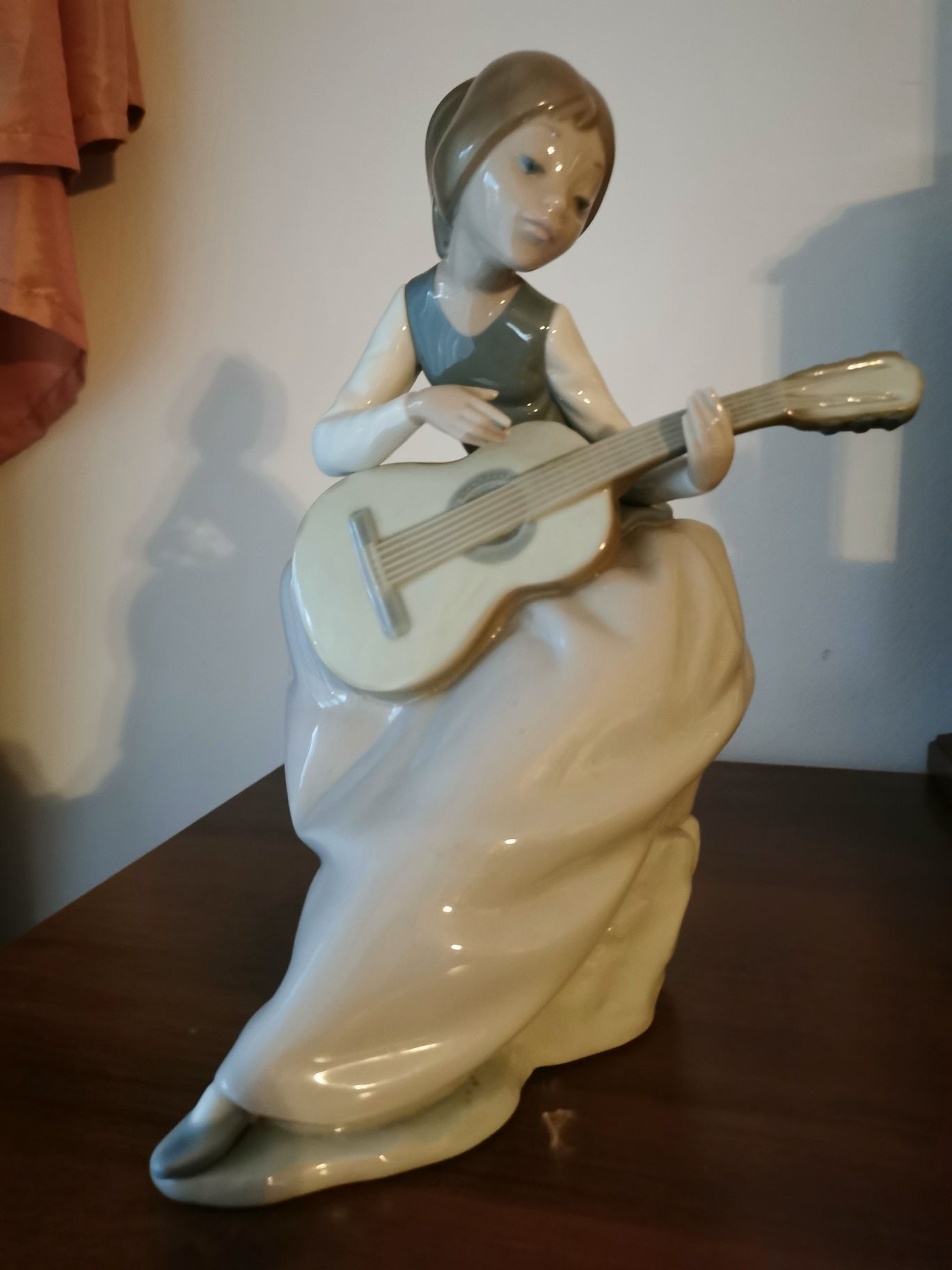 Nao porcelana figurka bardzo duża
