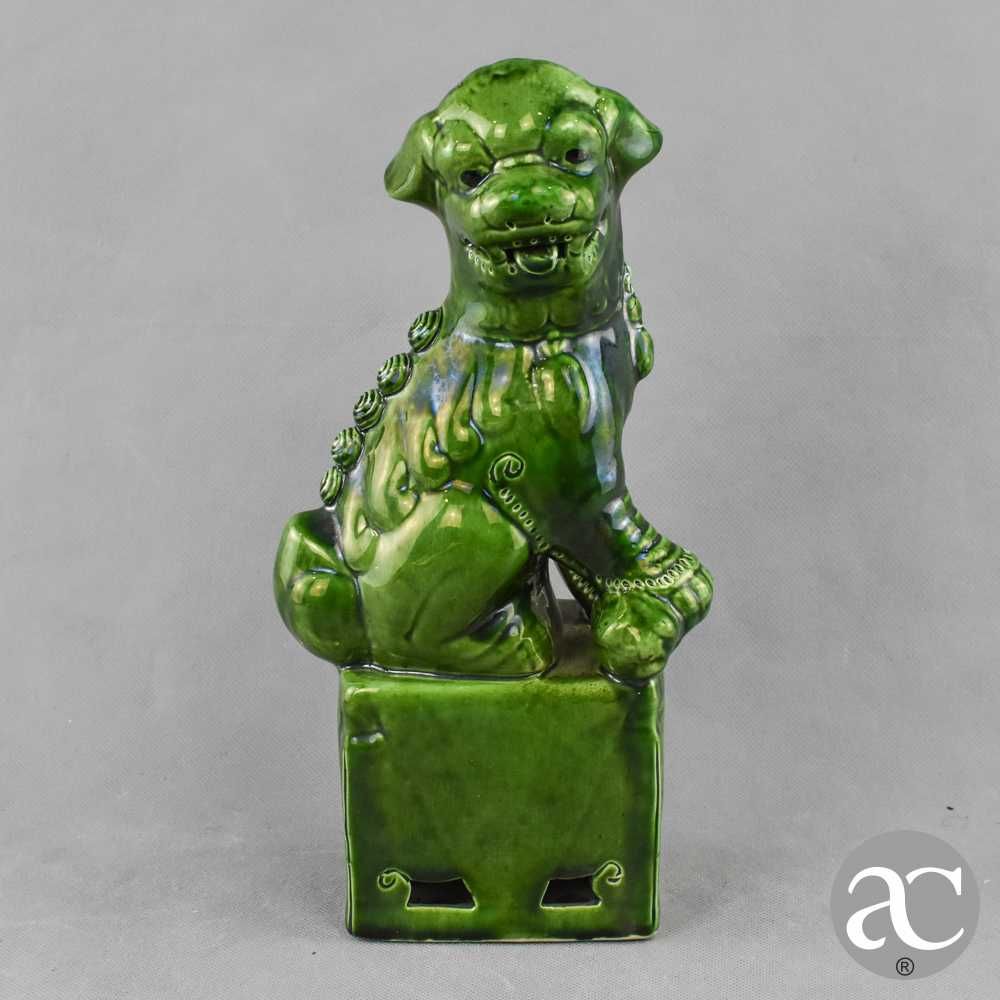 Cão de Foo em porcelana da china decorado a verde por baixo do esmalte