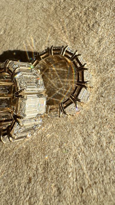 Pierscionek z diamentami obraczka z diamentamk eternity