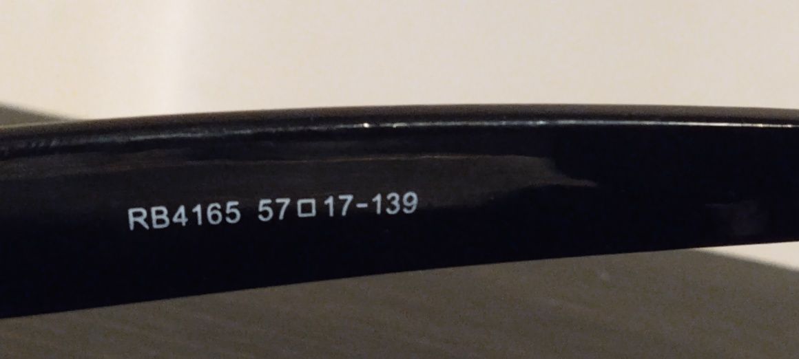 Okulary przeciwsłoneczne Rey-Ban RB 1456