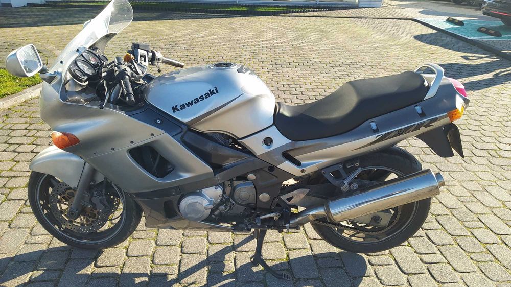 Kawasaki ZZR600 z 2002 roku