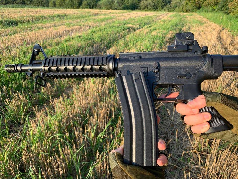 Подарунок пістолет Дитяча іграшкова Штурмов гвинтівка М16 М4А1 автомат