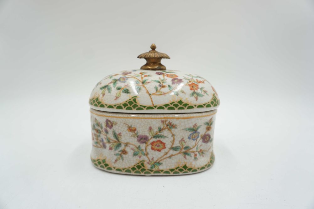 SZKATUŁKA puzderko porcelana z brązem