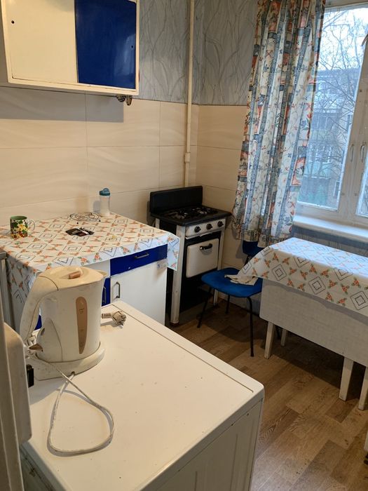 Пропонується в оренду 2-кімнатна біля кінотеатру Київ. Нові дома