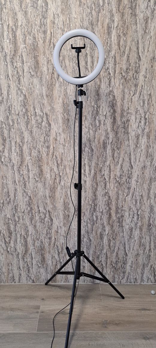 Світільник кільцевий Ledvance Linear LED Mobile Ring Tripod, TikTok