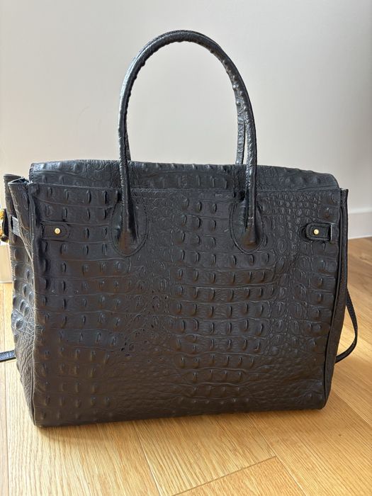 Czarna skórzana torba