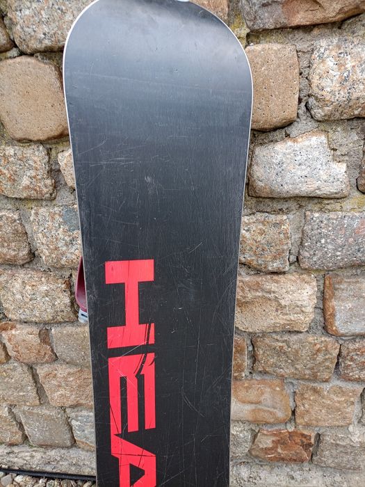 Deska snowboardowa Head Tribute R 144 cm z wiązaniami Flow.
