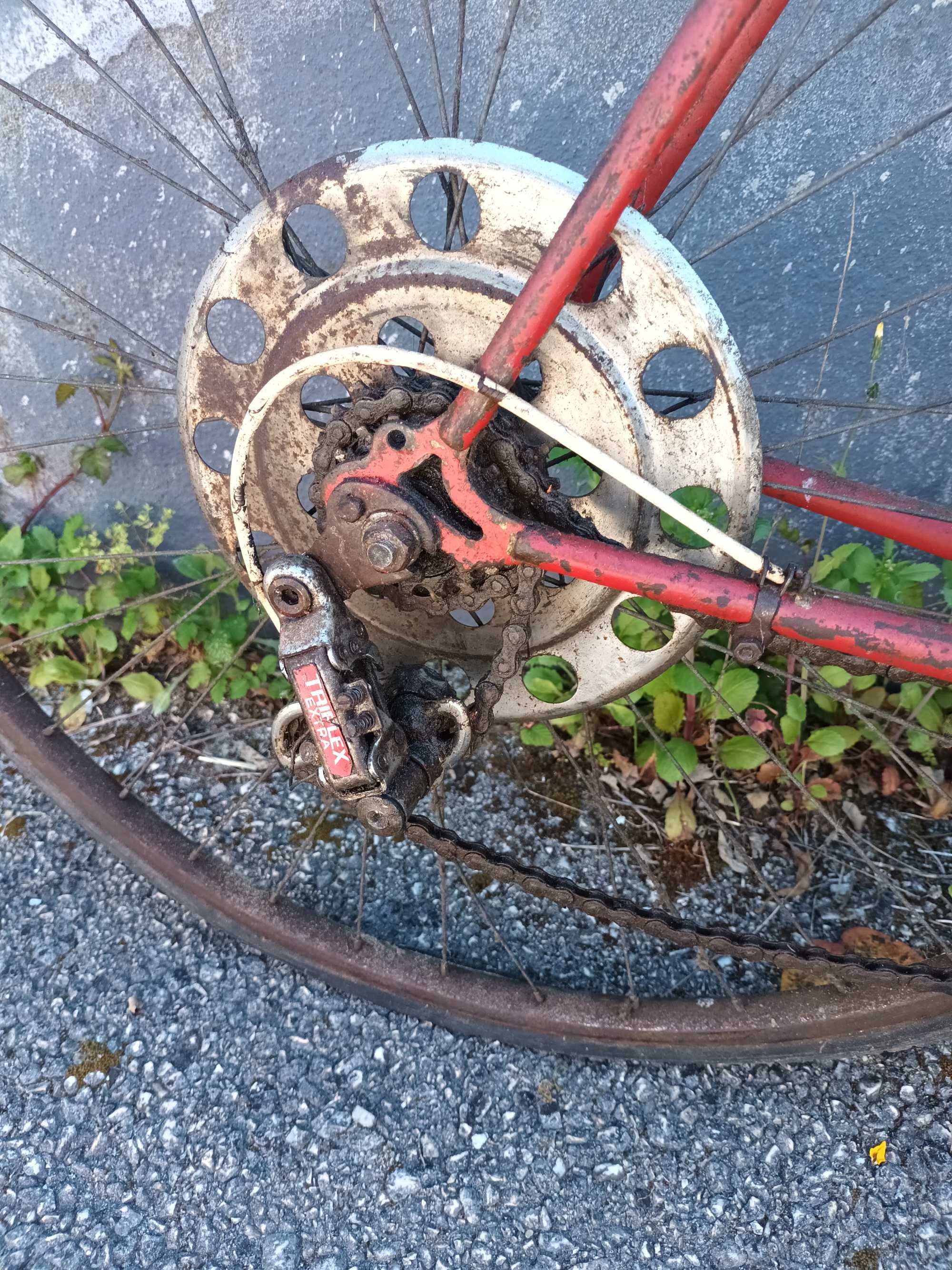 Bicicleta antiga de corrida para restauro