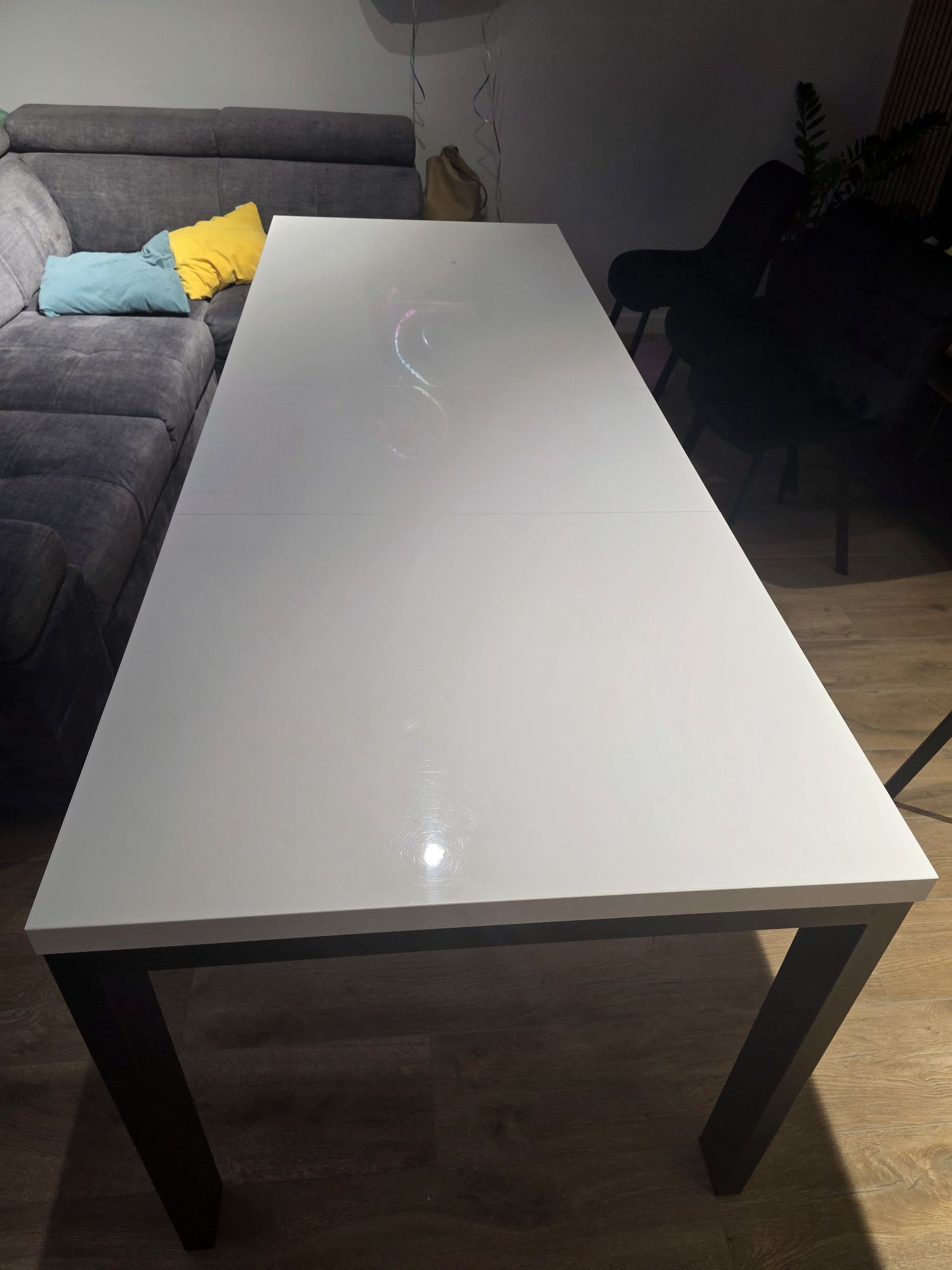Sprzedam stół biały lakierowany rozkładany do 220cm