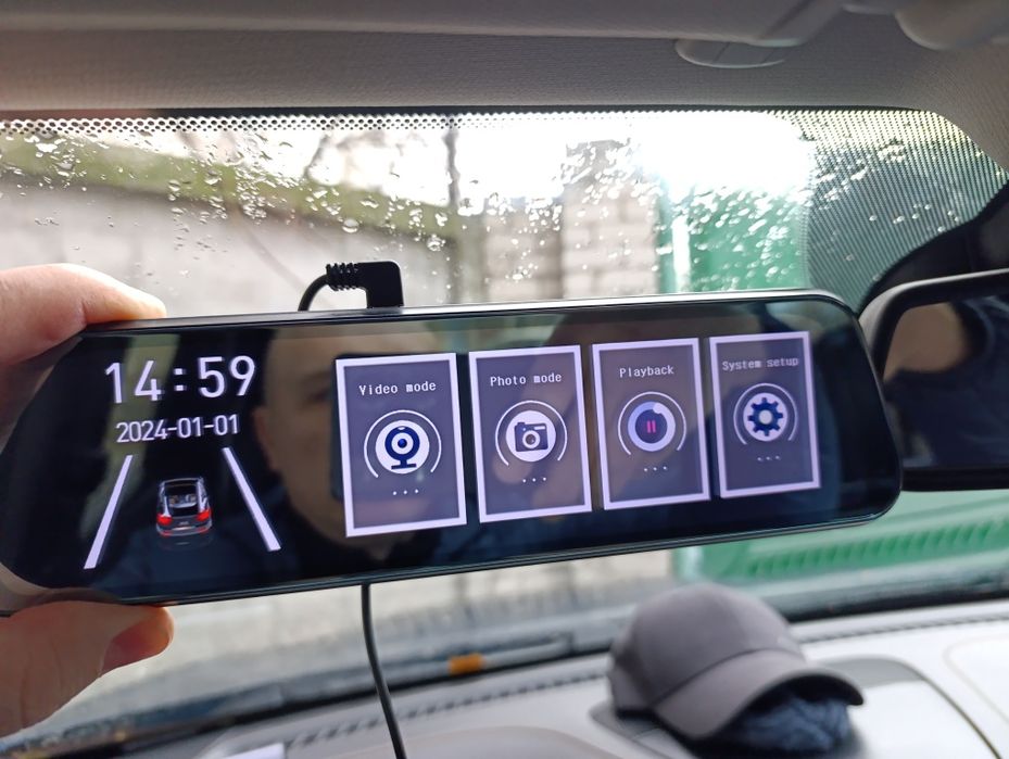 Продам видео регистратор зеркало 11 дюймов , 4к изображение, полный