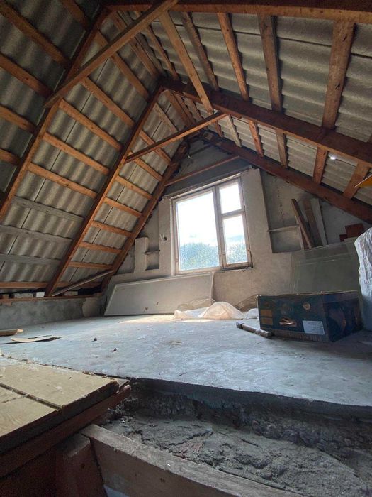 Продаж 2поверхового дачного будинку за районом Ружична