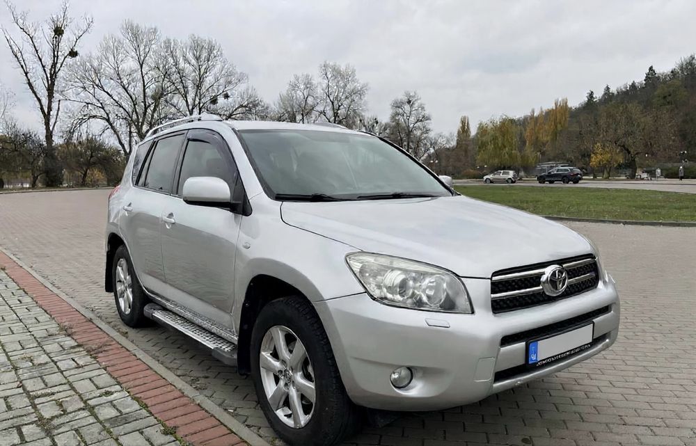 Toyota RAV4 2007 року