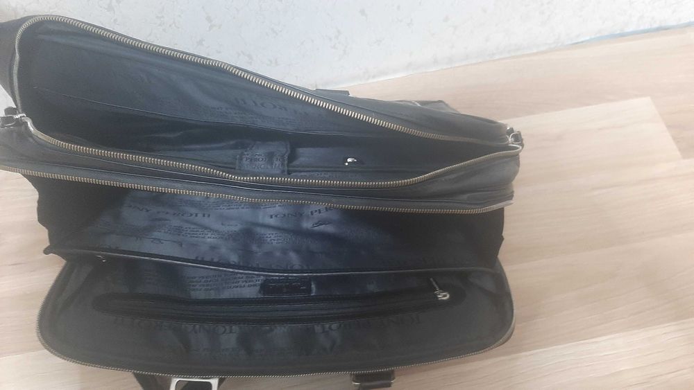 Чоловіча сумка-портфель з натуральної шкіри Tony Perotti Contatto