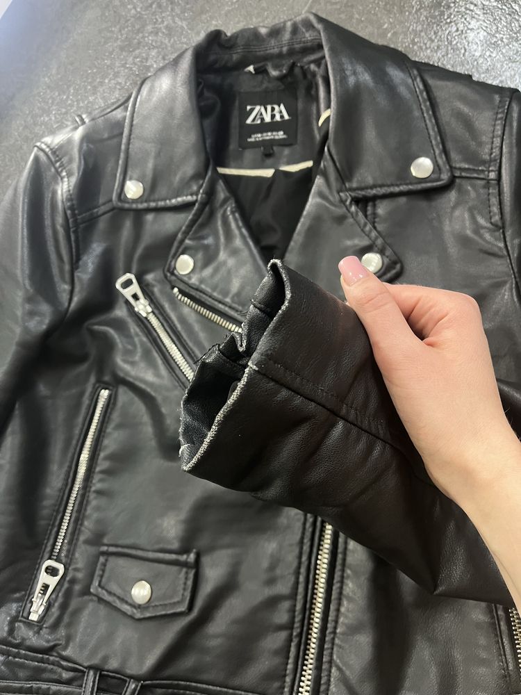 Чорна косуха від Zara, шкіряна куртка Zara