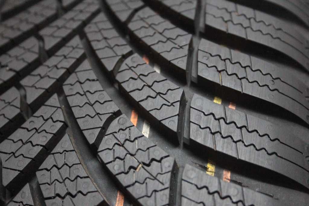 205/65/16 Semperit Speed-Grip 5 205/65 R16 95H 8m 22r jak nowa