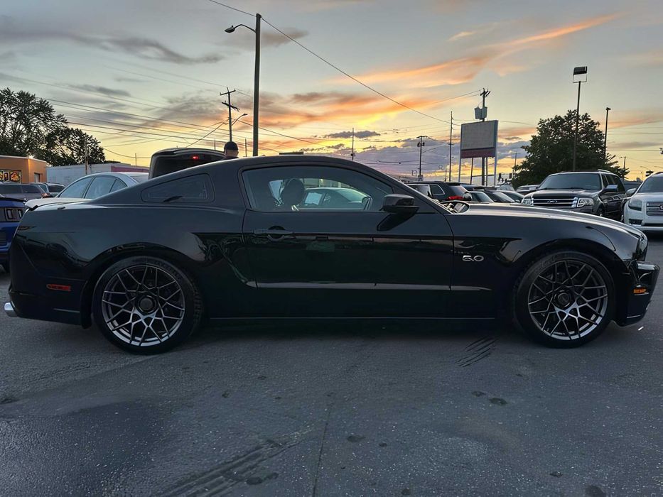 Ford Mustang GT      2014