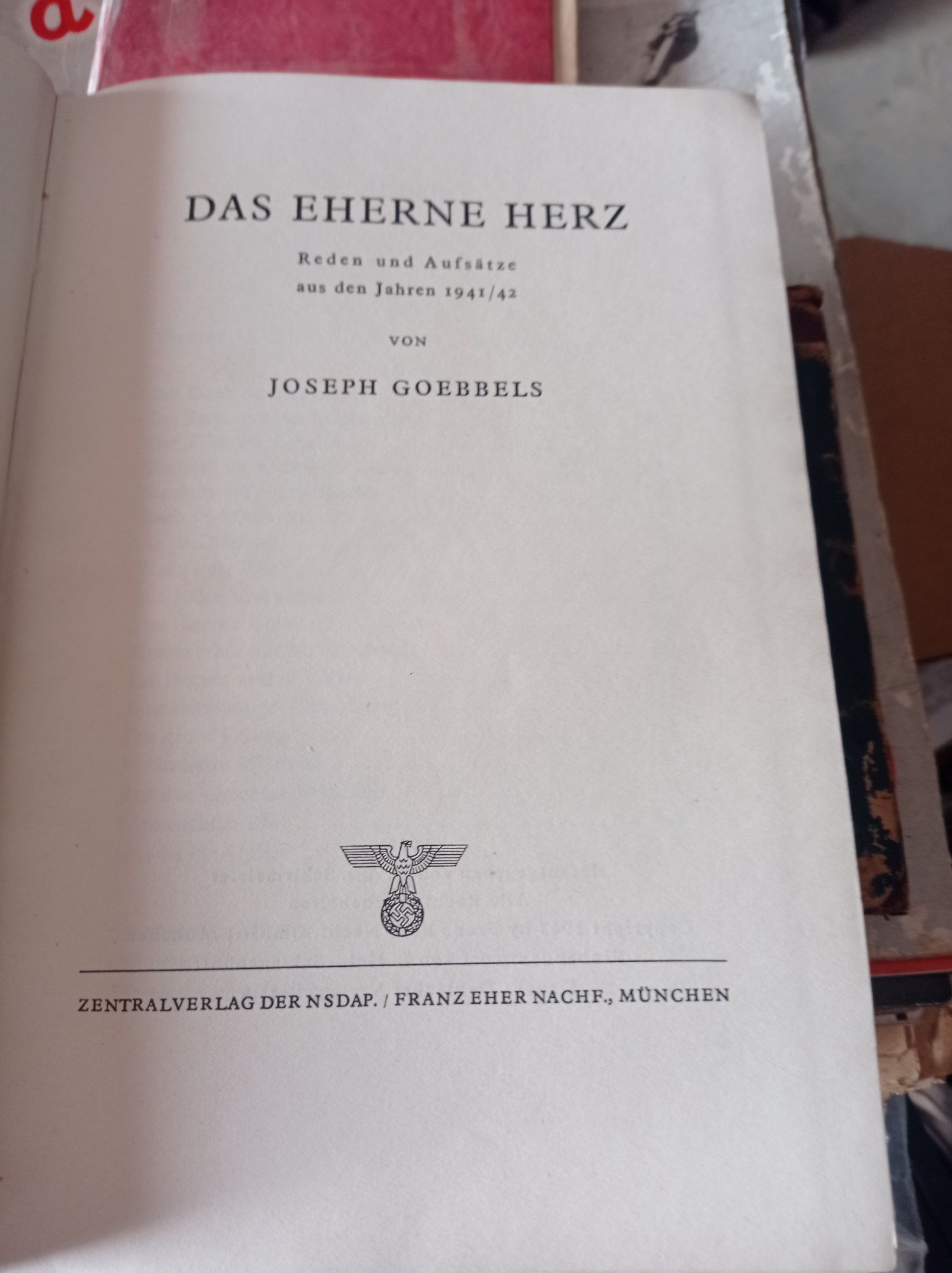 Livro de propaganda Alemã