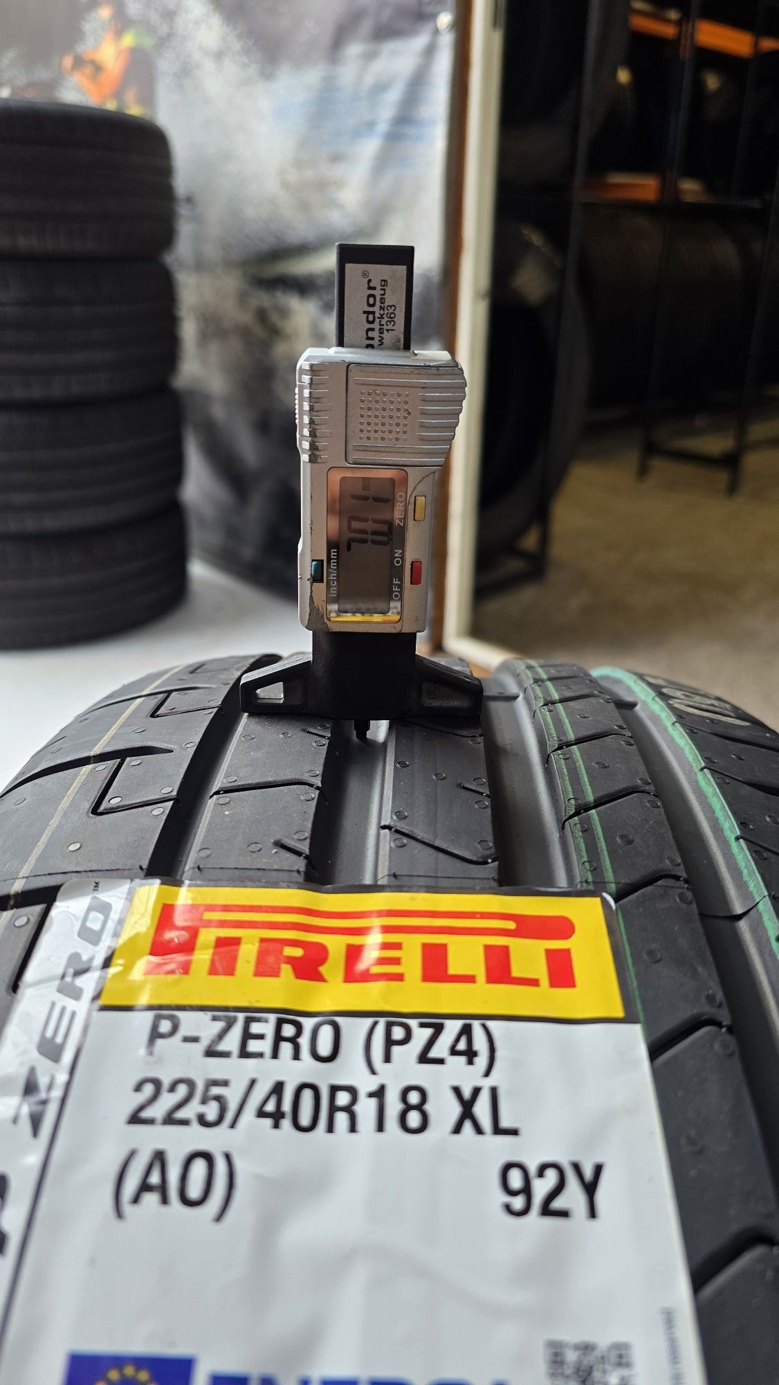 P24 4 x 225/40r18 Pirelli P Zero PZ4 92Y XL A0 opony letnie nowe