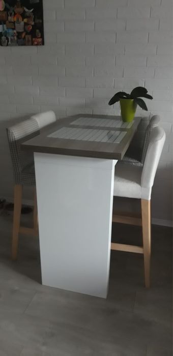 Stół do kuchni lub jadalni i krzesła