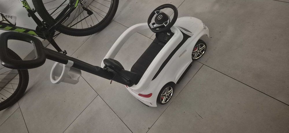 Mercedes autko jeździk pchacz odpychacz muzyka