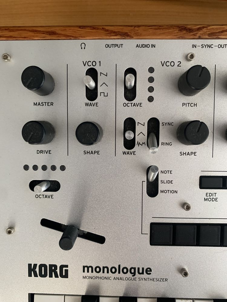 Sintetizador Korg Monologue