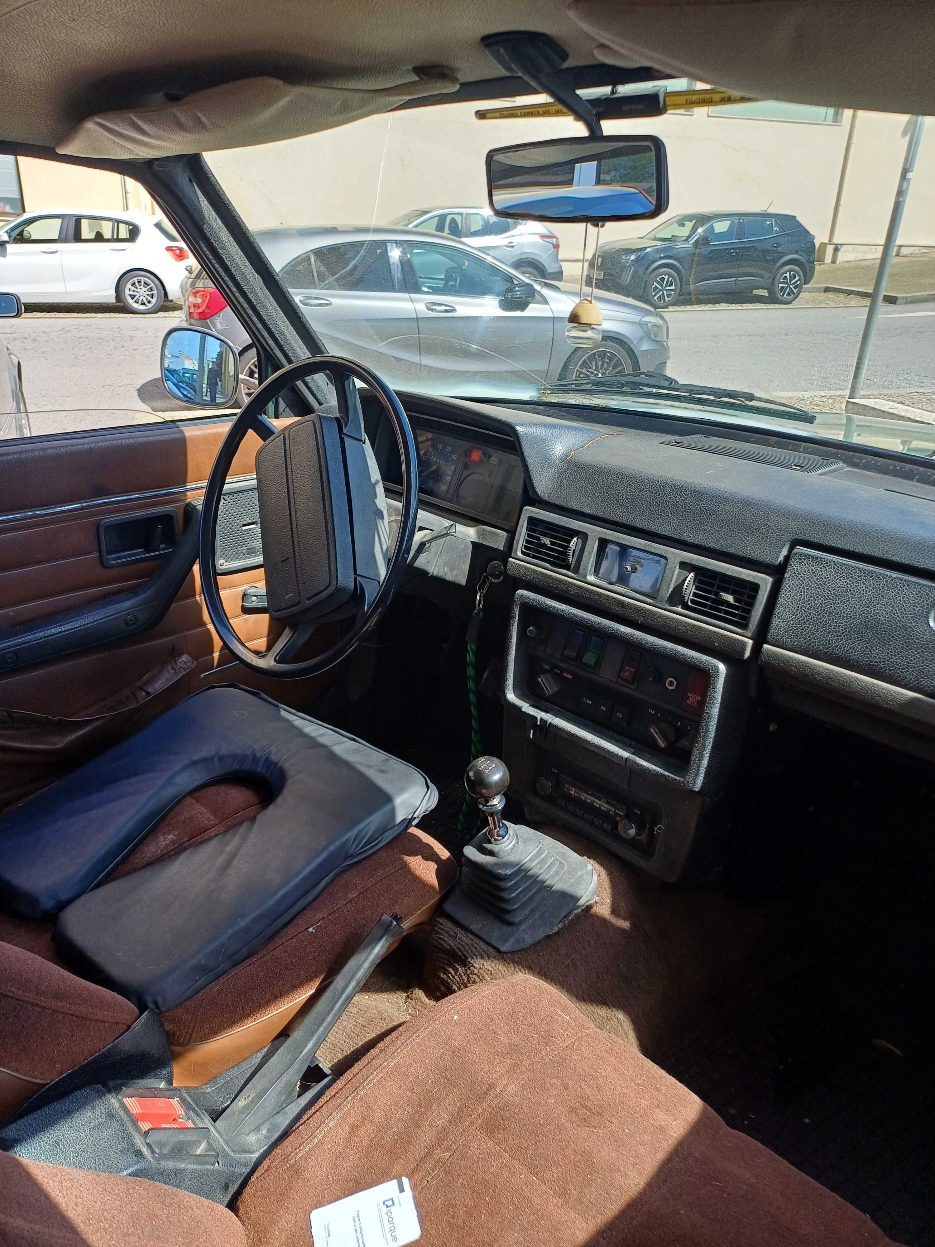 Volvo 245 Station Wagon 1976